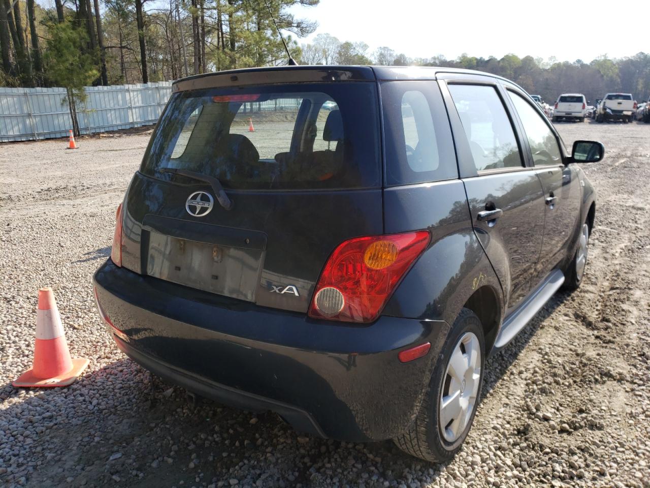 Photo 4 from auction – 2005 TOYOTA SCION XA with VIN JTKKT624550116524