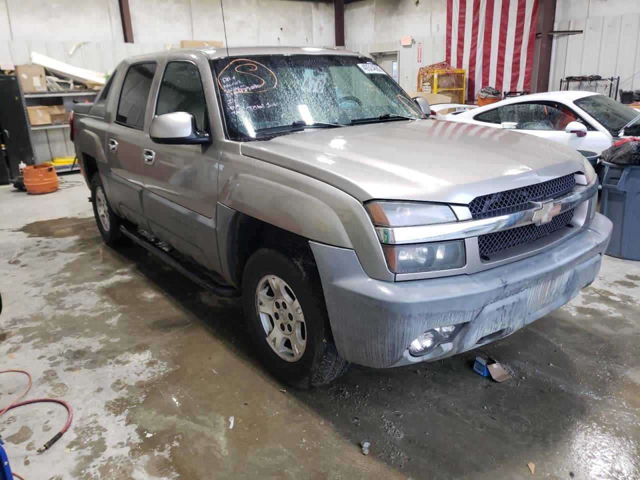 CHEVROLET AVALANCHE 2002 with VIN 3GNEC13T52G125011 - Photo from auction