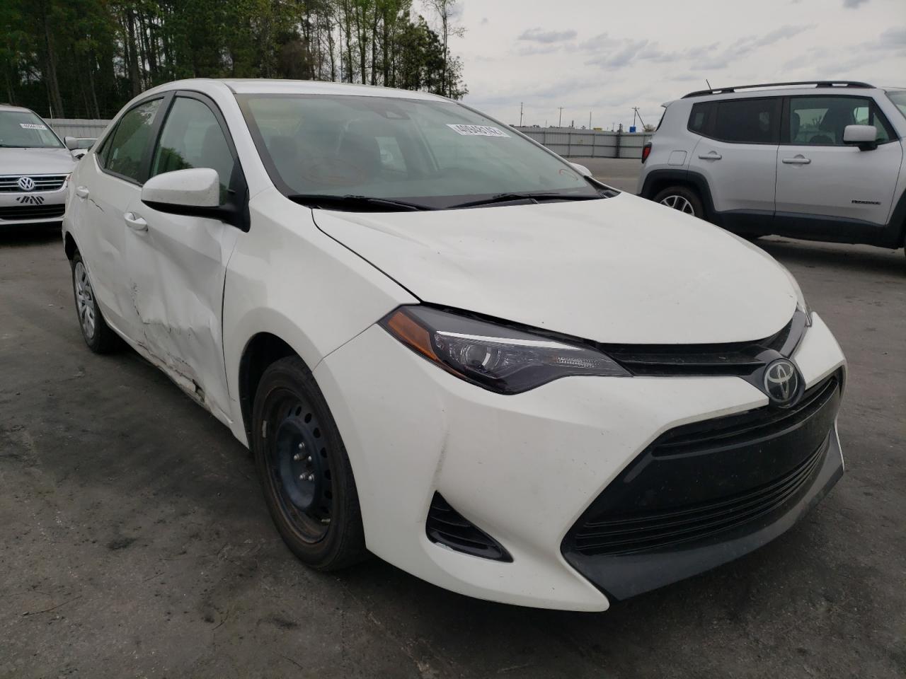 TOYOTA COROLLA L 2018 with VIN 5YFBURHE5JP806795 - Photo from auction