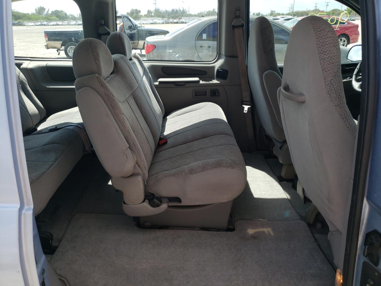 Photo 6 from auction – 1998 FORD WINDSTAR W with VIN 2FMDA5143WBB61829