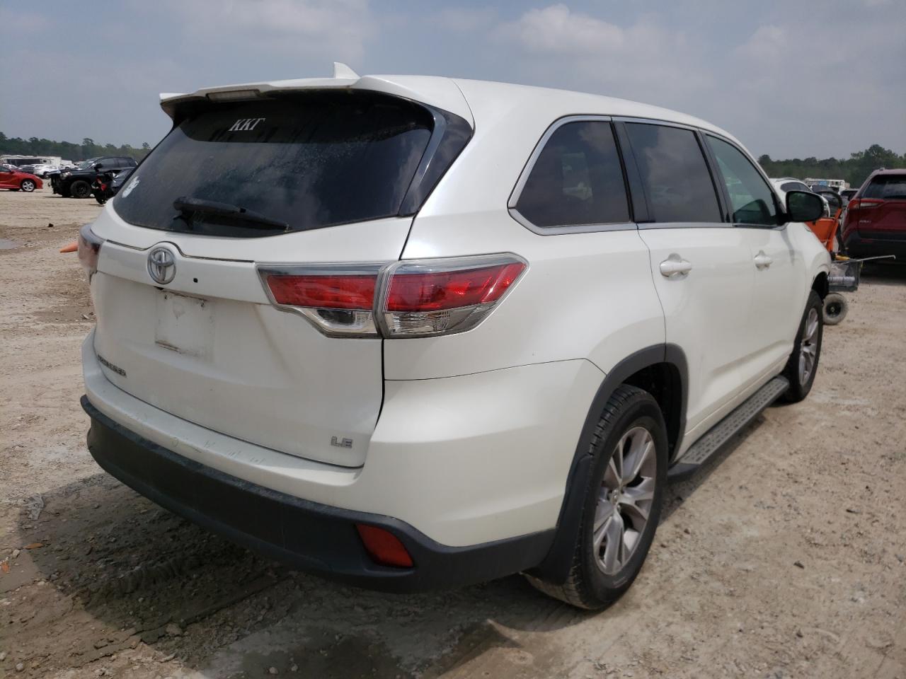 Photo 4 from auction – 2015 TOYOTA HIGHLANDER with VIN 5TDZKRFH8FS089986