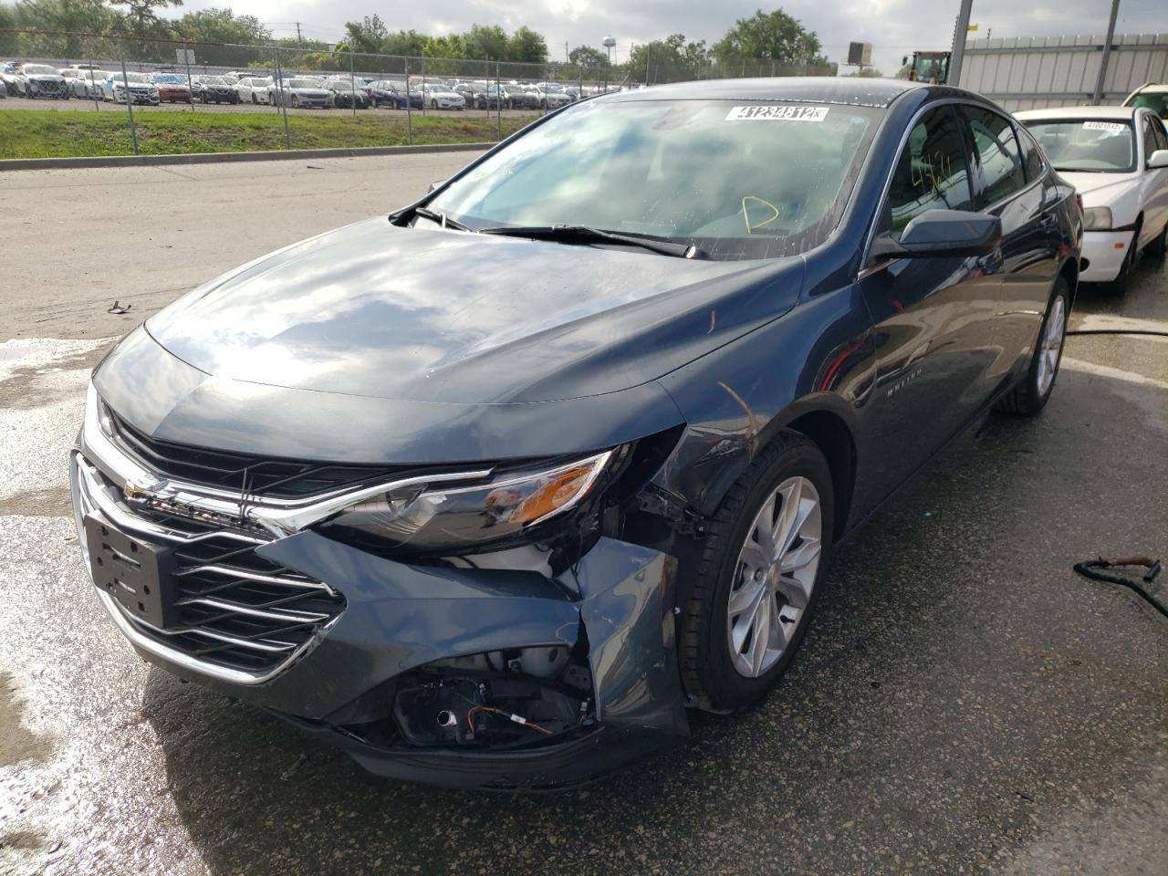 Photo 2 from auction – 2020 CHEVROLET MALIBU LT with VIN 1G1ZD5ST2LF095865