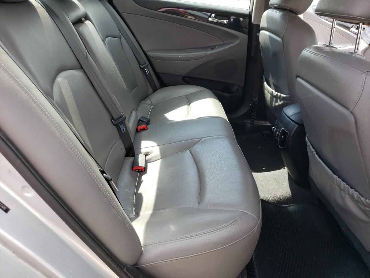 Photo 6 from auction – 2013 HYUNDAI SONATA SE with VIN 5NPEC4AC3DH725680