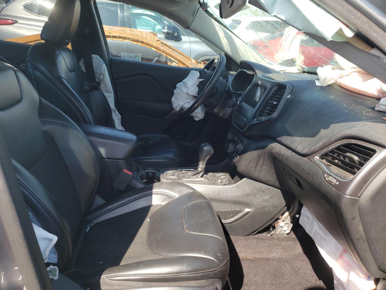 Photo 5 from auction – 2019 JEEP CHEROKEE L with VIN 1C4PJLLB6KD206591