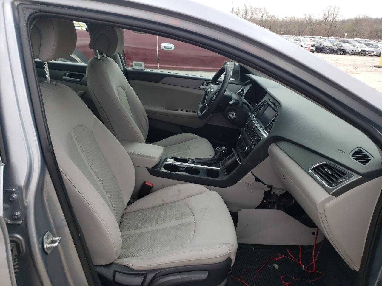 Photo 5 from auction – 2016 HYUNDAI SONATA SE with VIN 5NPE24AF0GH387110