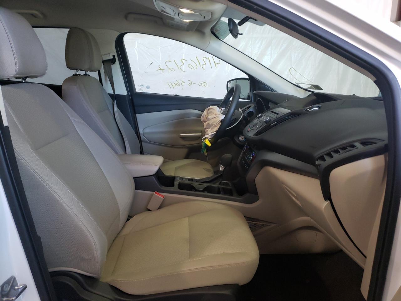 Photo 5 from auction – 2017 FORD ESCAPE SE with VIN 1FMCU9GD0HUE20307