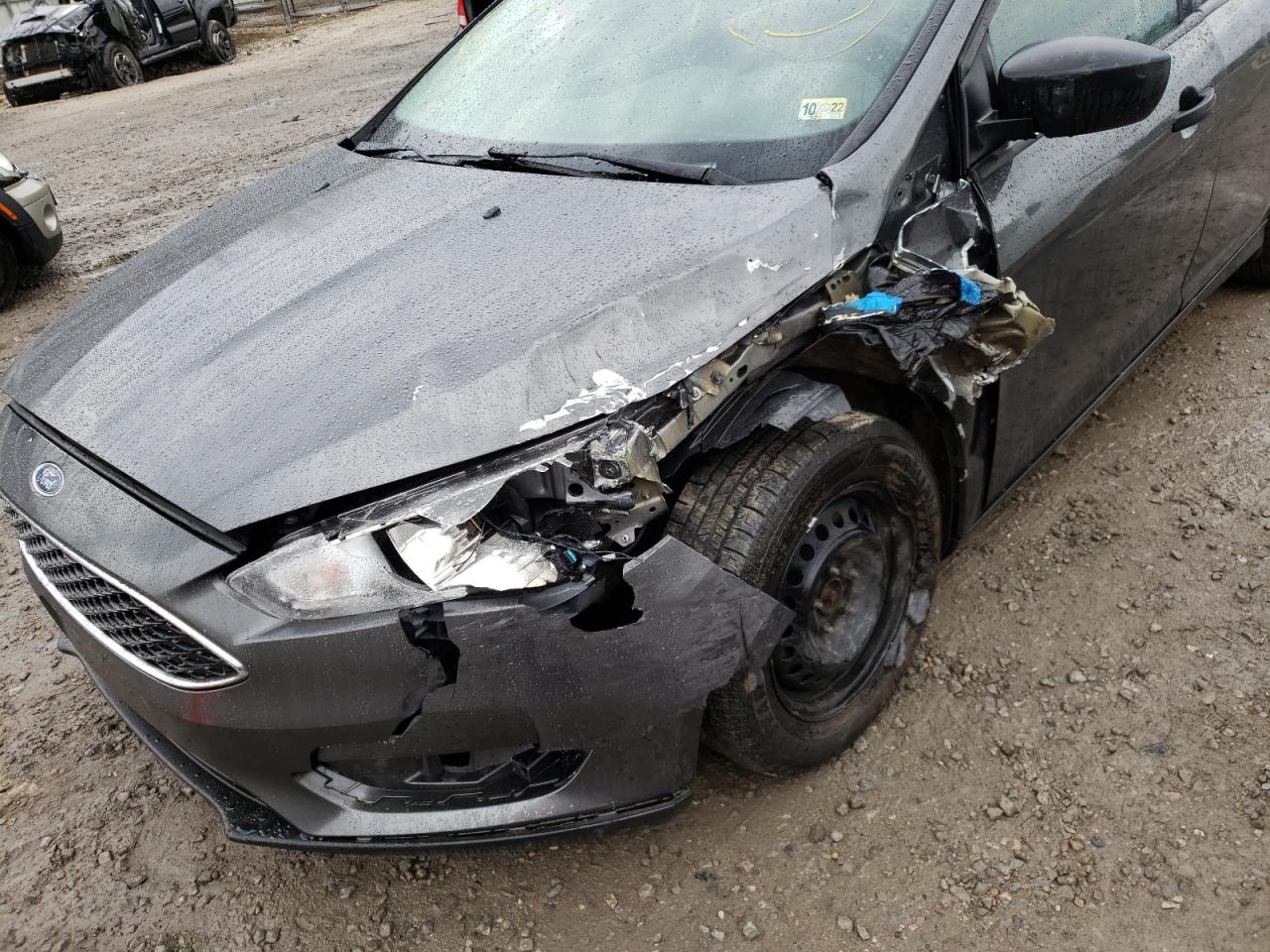 Photo 9 from auction – 2017 FORD FOCUS S with VIN 1FADP3E23HL330966