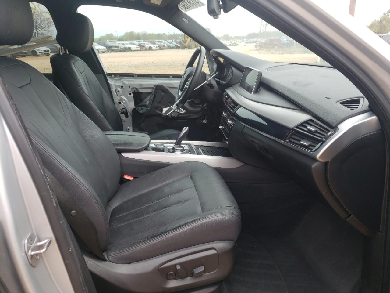 Photo 5 from auction – 2017 BMW X5 XDRIVE3 with VIN 5UXKR0C52H0U54136