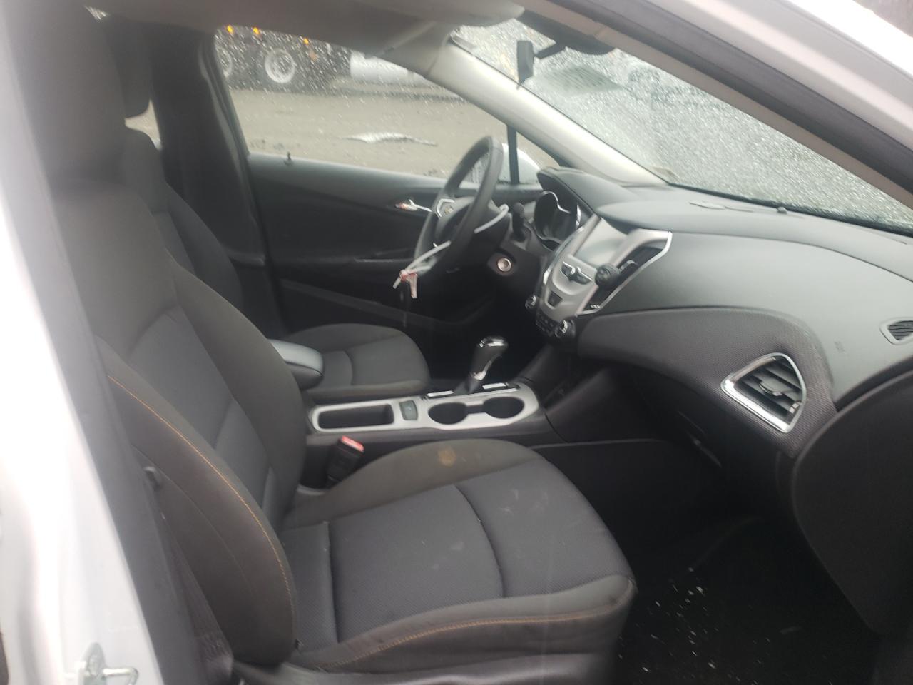 Photo 5 from auction – 2016 CHEVROLET CRUZE LS with VIN 1G1BC5SM2G7280916