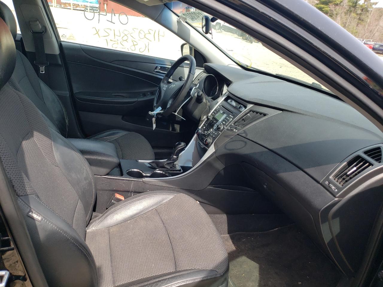 Photo 5 from auction – 2011 HYUNDAI SONATA SE with VIN 5NPEC4AB1BH316355