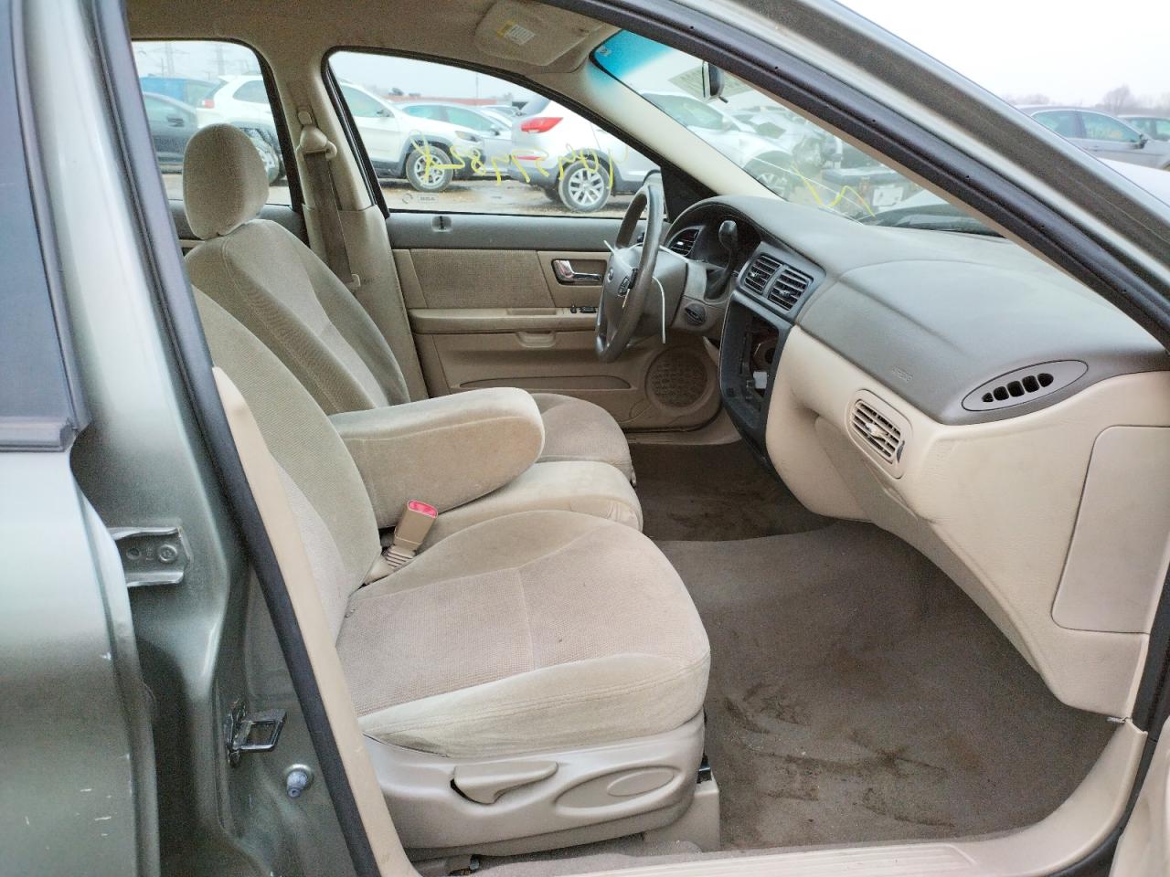 Photo 5 from auction – 2002 FORD TAURUS SE with VIN 1FAFP53U52G156889