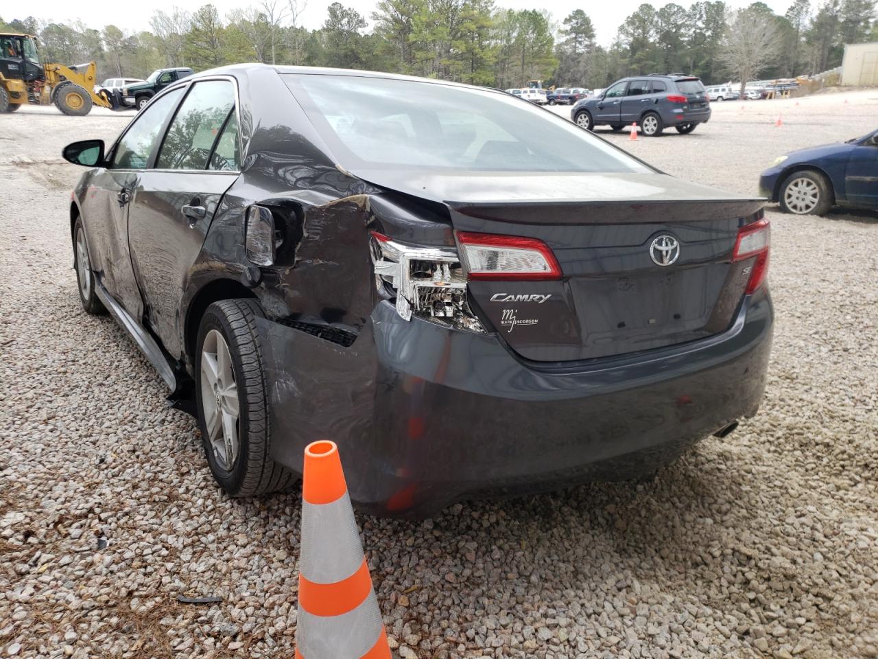 Photo 3 from auction – 2013 TOYOTA CAMRY L with VIN 4T1BF1FK2DU681035