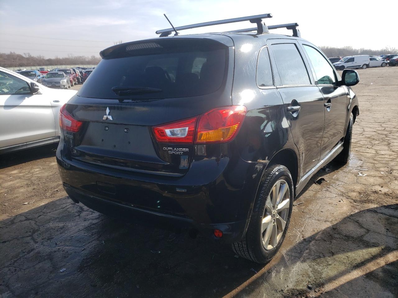 Photo 4 from auction – 2015 MITSUBISHI OUTLANDER with VIN 4A4AP3AU3FE048907