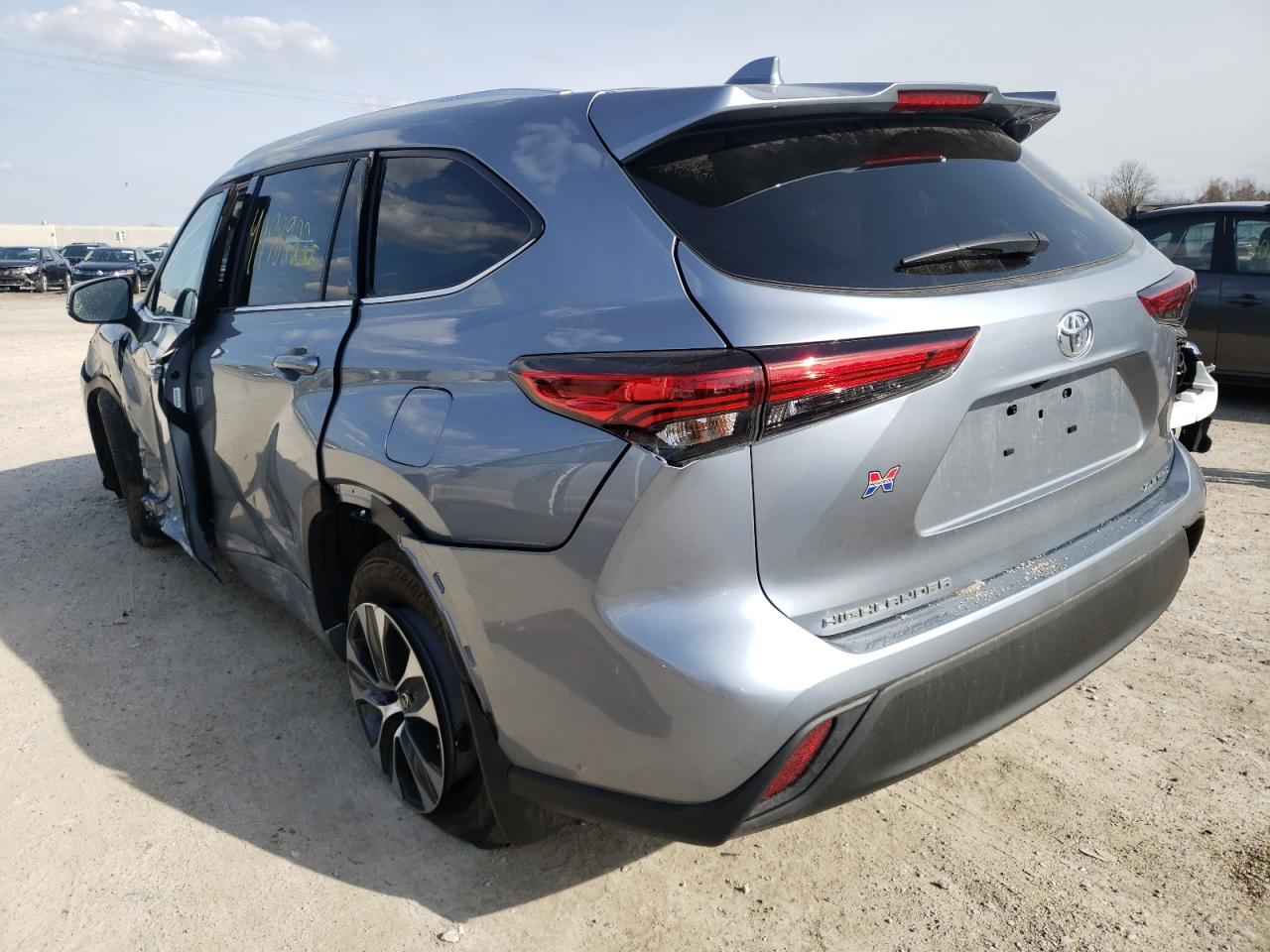 Photo 3 from auction – 2021 TOYOTA HIGHLANDER with VIN 5TDGZRBH2MS109896