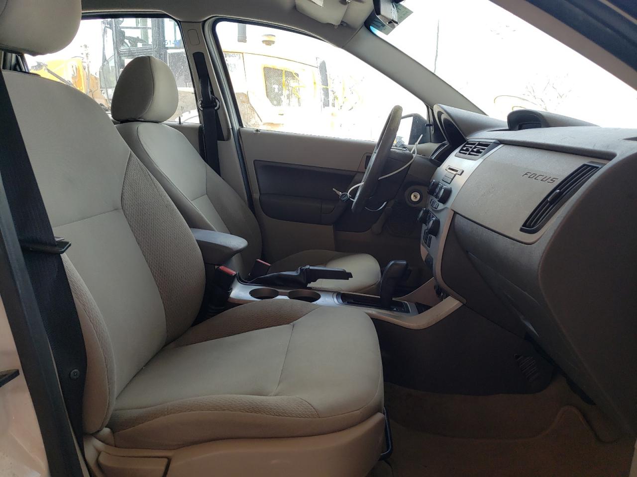 Photo 5 from auction – 2010 FORD FOCUS S with VIN 1FAHP3EN5AW132874