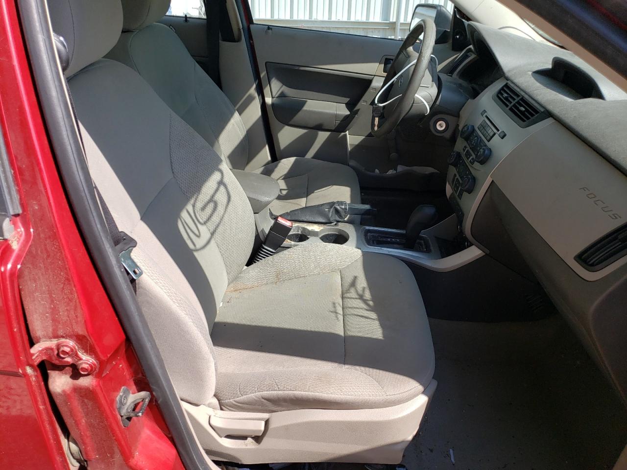 Photo 5 from auction – 2011 FORD FOCUS S with VIN 1FAHP3EN8BW101264