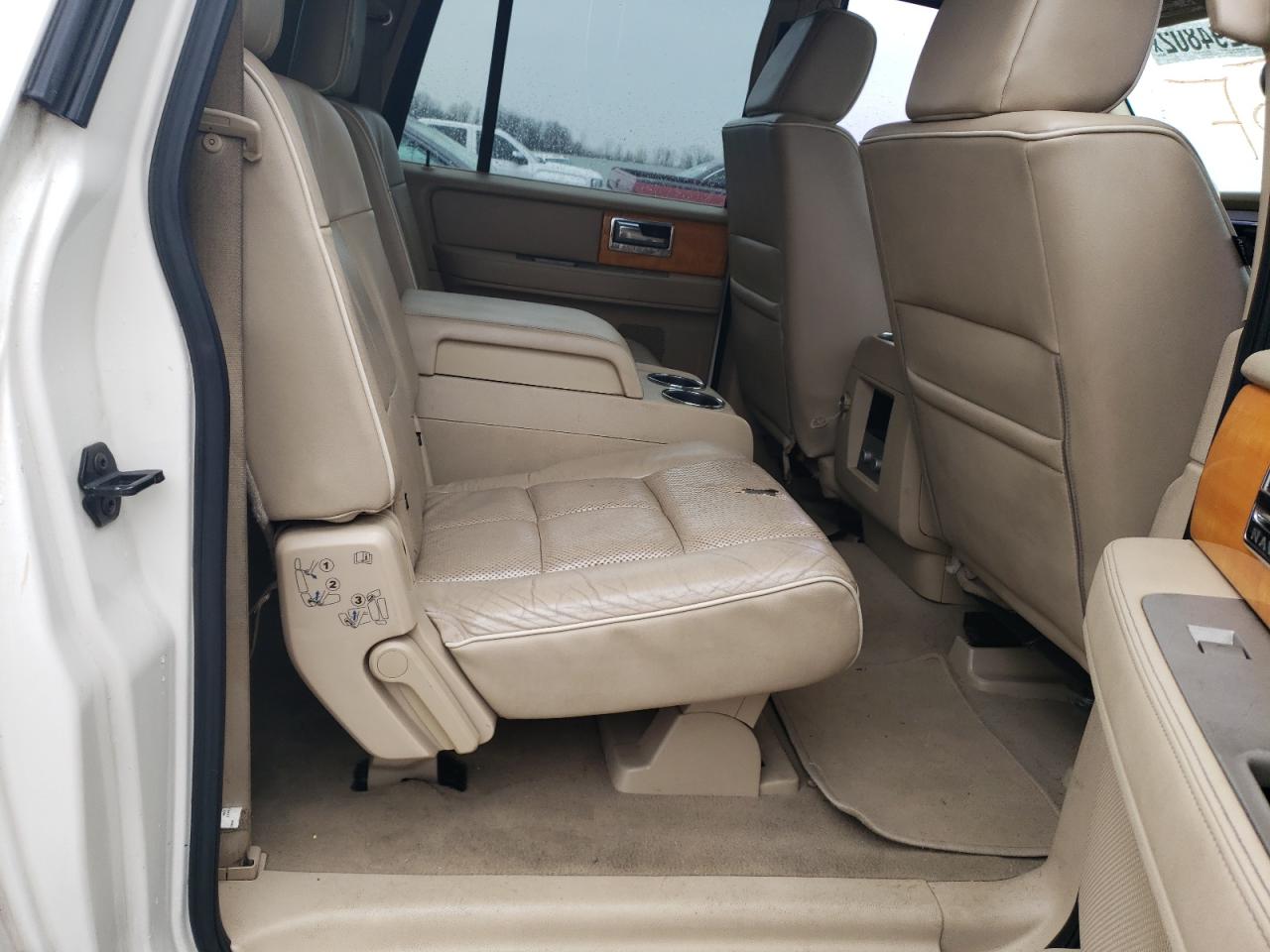 Photo 6 from auction – 2007 LINCOLN NAVIGATOR with VIN 5LMFL28587LJ23592