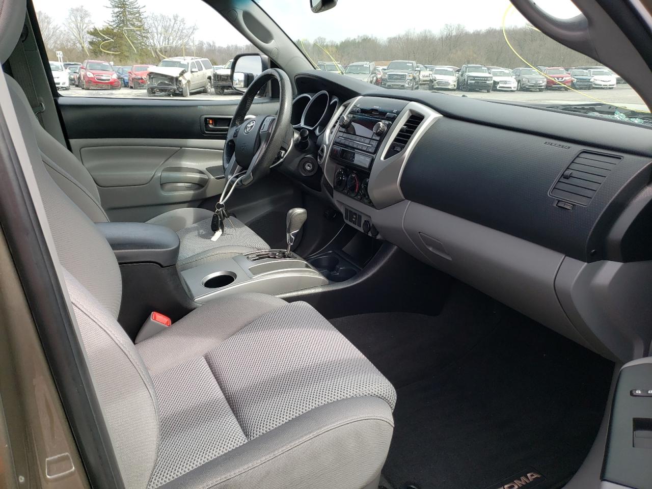 Photo 5 from auction – 2012 TOYOTA TACOMA with VIN 5TFUU4EN5CX043651