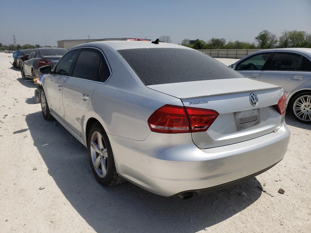 Photo 3 from auction – 2012 VOLKSWAGEN PASSAT SE with VIN 1VWBH7A34CC058650