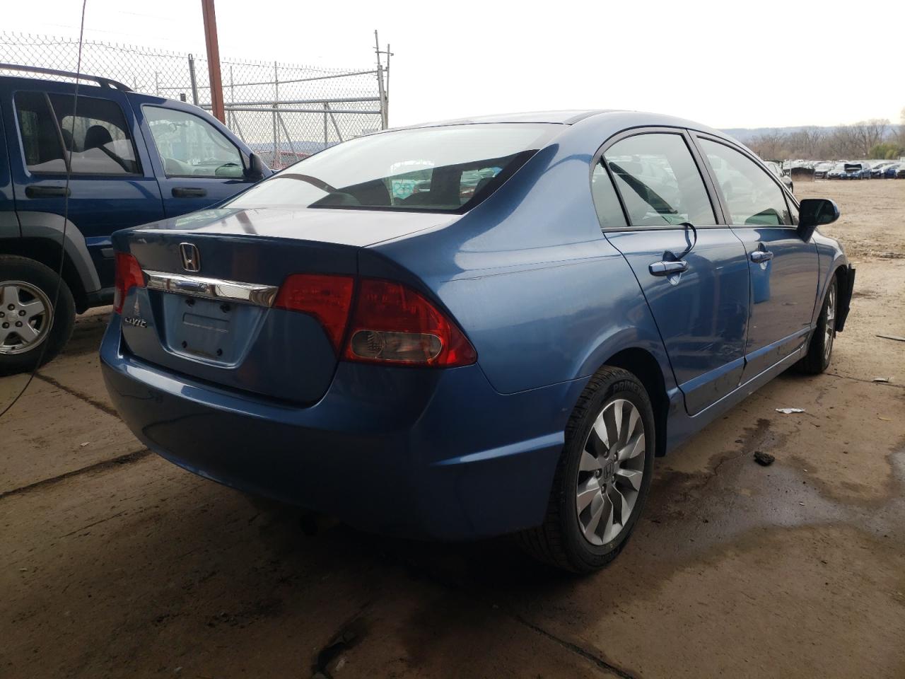 Photo 4 from auction – 2011 HONDA CIVIC EXL with VIN 2HGFA1F9XBH504543