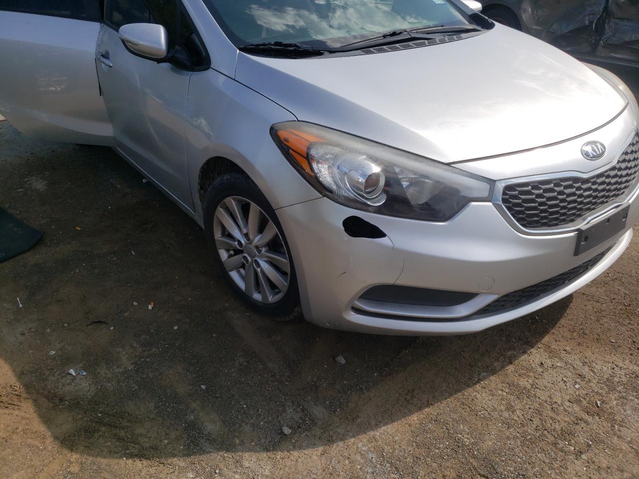 Photo 9 from auction – 2015 KIA FORTE LX with VIN KNAFX4A65F5257714