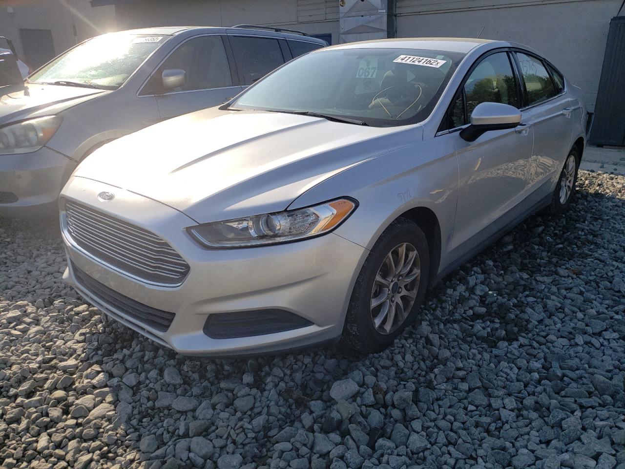 Photo 2 from auction – 2016 FORD FUSION S with VIN 3FA6P0G79GR350039