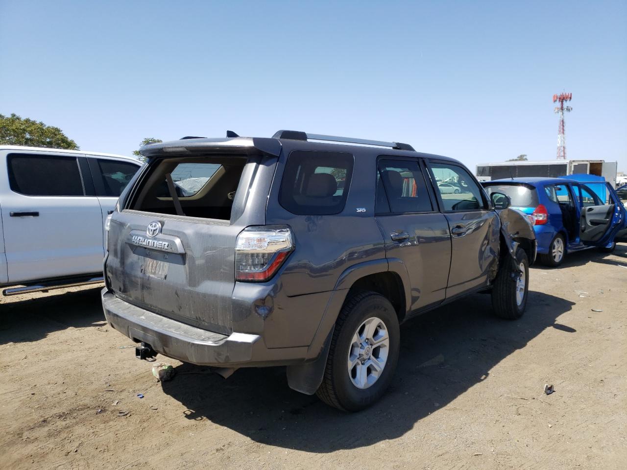 Photo 4 from auction – 2022 TOYOTA 4RUNNER SR with VIN JTEMU5JR2N5995502