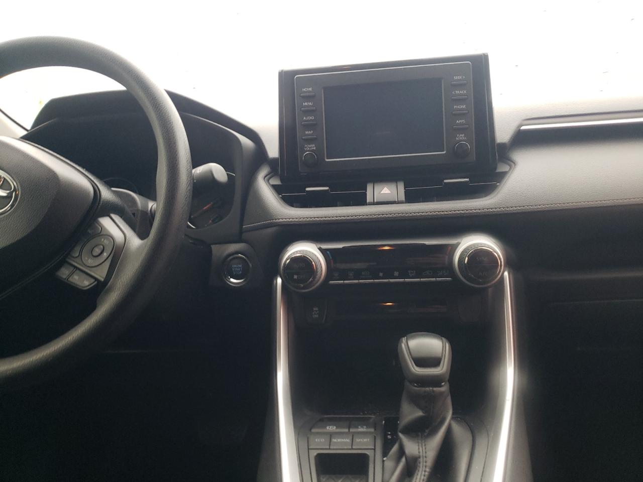 Photo 9 from auction – 2019 TOYOTA RAV4 XLE with VIN JTMW1RFVXKD029337