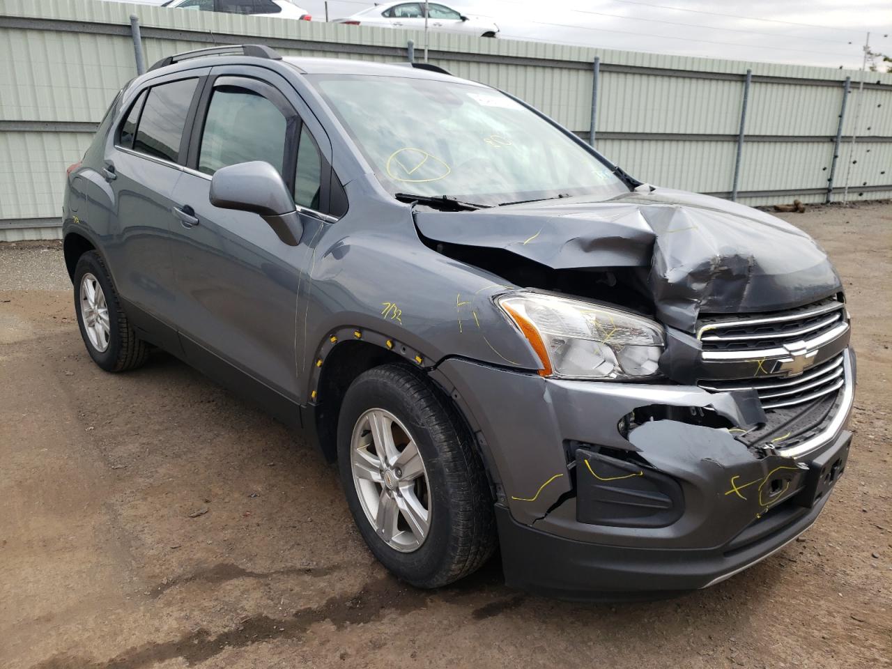 CHEVROLET TRAX 1LT 2015 with VIN KL7CJLSB1FB111984 - Photo from auction