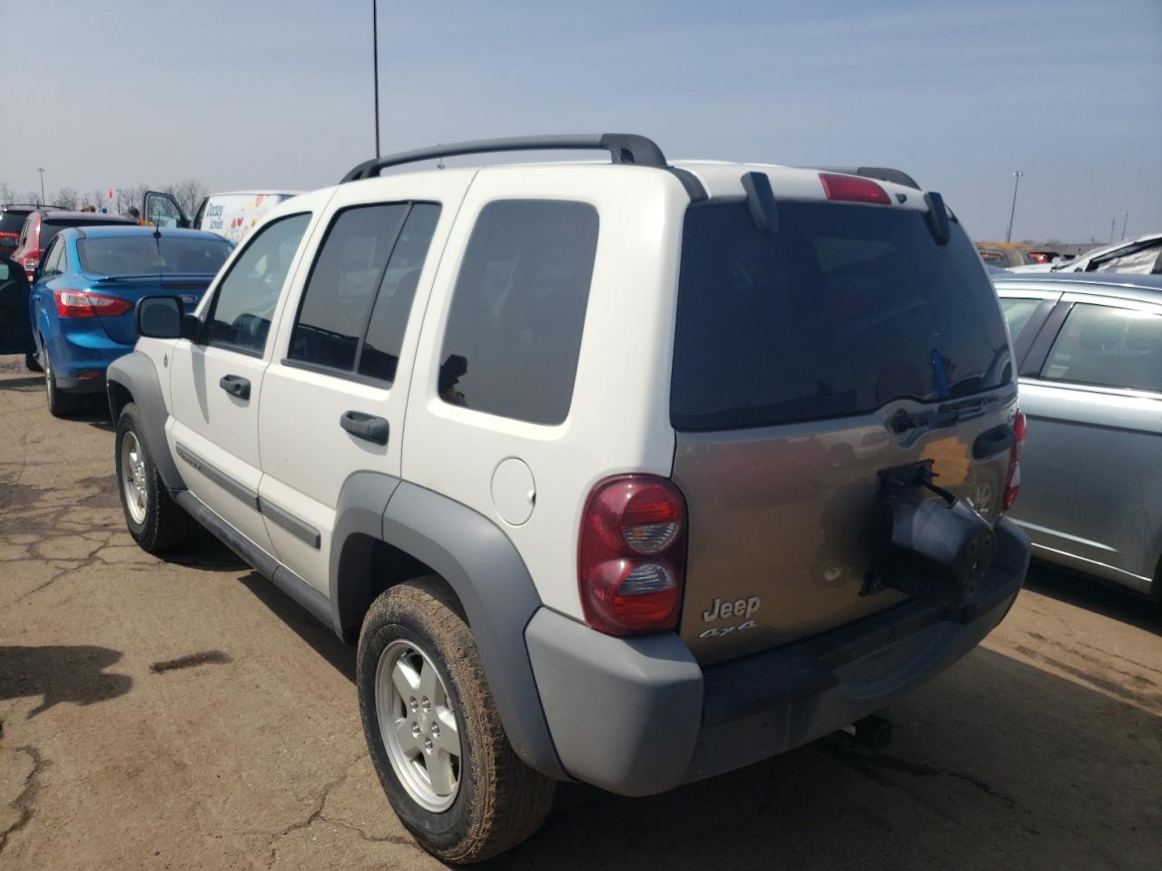 Photo 3 from auction – 2005 JEEP LIBERTY with VIN 1J4GL48K55W590097