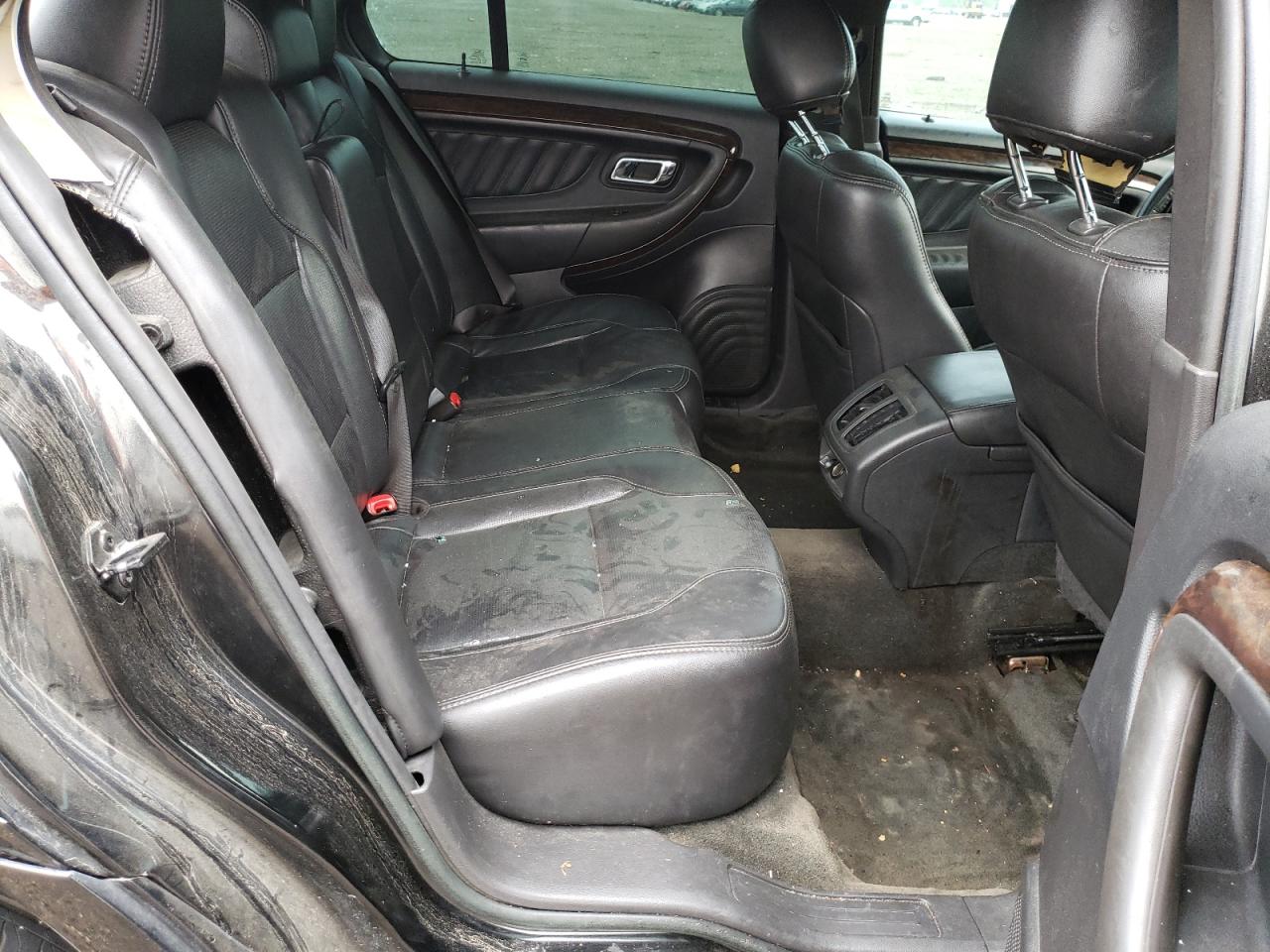 Photo 6 from auction – 2014 FORD TAURUS LIM with VIN 1FAHP2F81EG179886