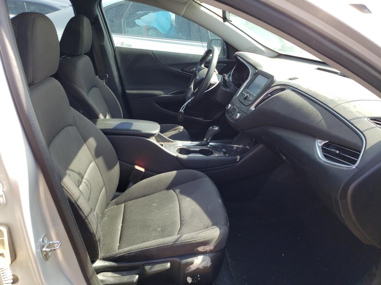 Photo 5 from auction – 2017 CHEVROLET MALIBU LT with VIN 1G1ZE5ST2HF261841