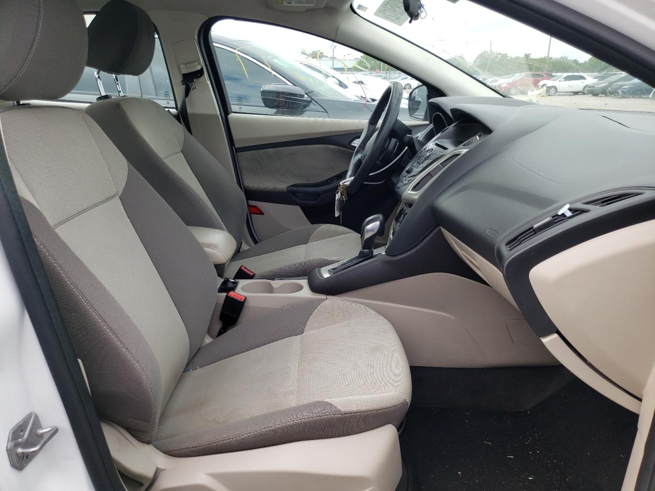 Photo 5 from auction – 2013 FORD FOCUS SE with VIN 1FADP3F21DL375820