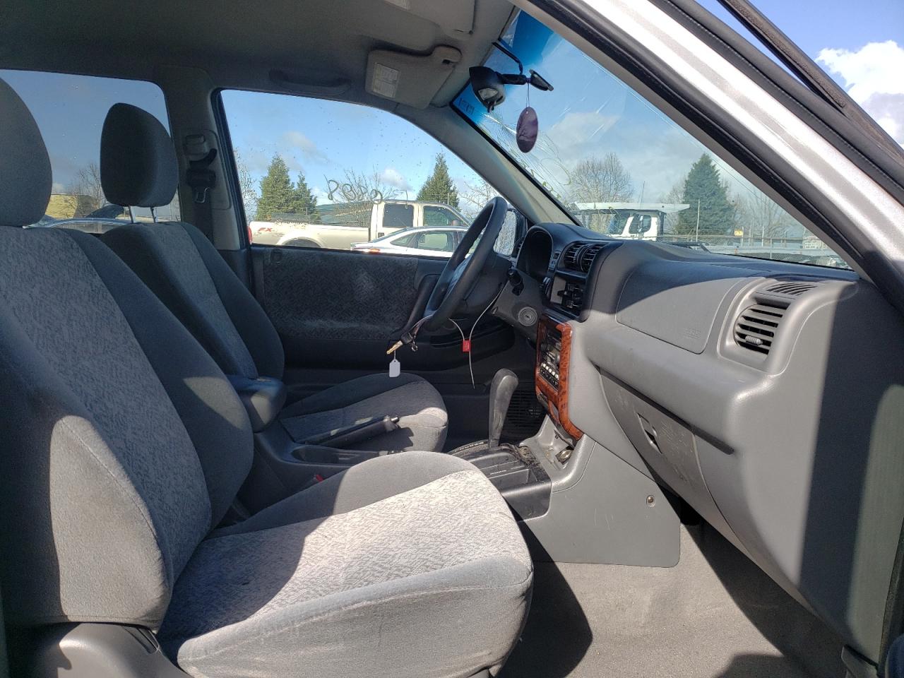 Photo 5 from auction – 2002 ISUZU RODEO S with VIN 4S2CK58W724322552