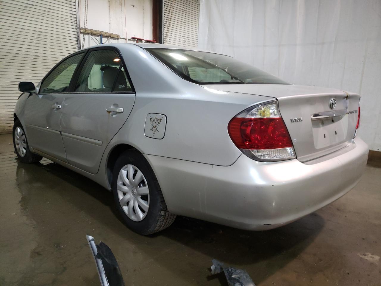 Photo 3 from auction – 2005 TOYOTA CAMRY LE with VIN 4T1BE32K05U099408