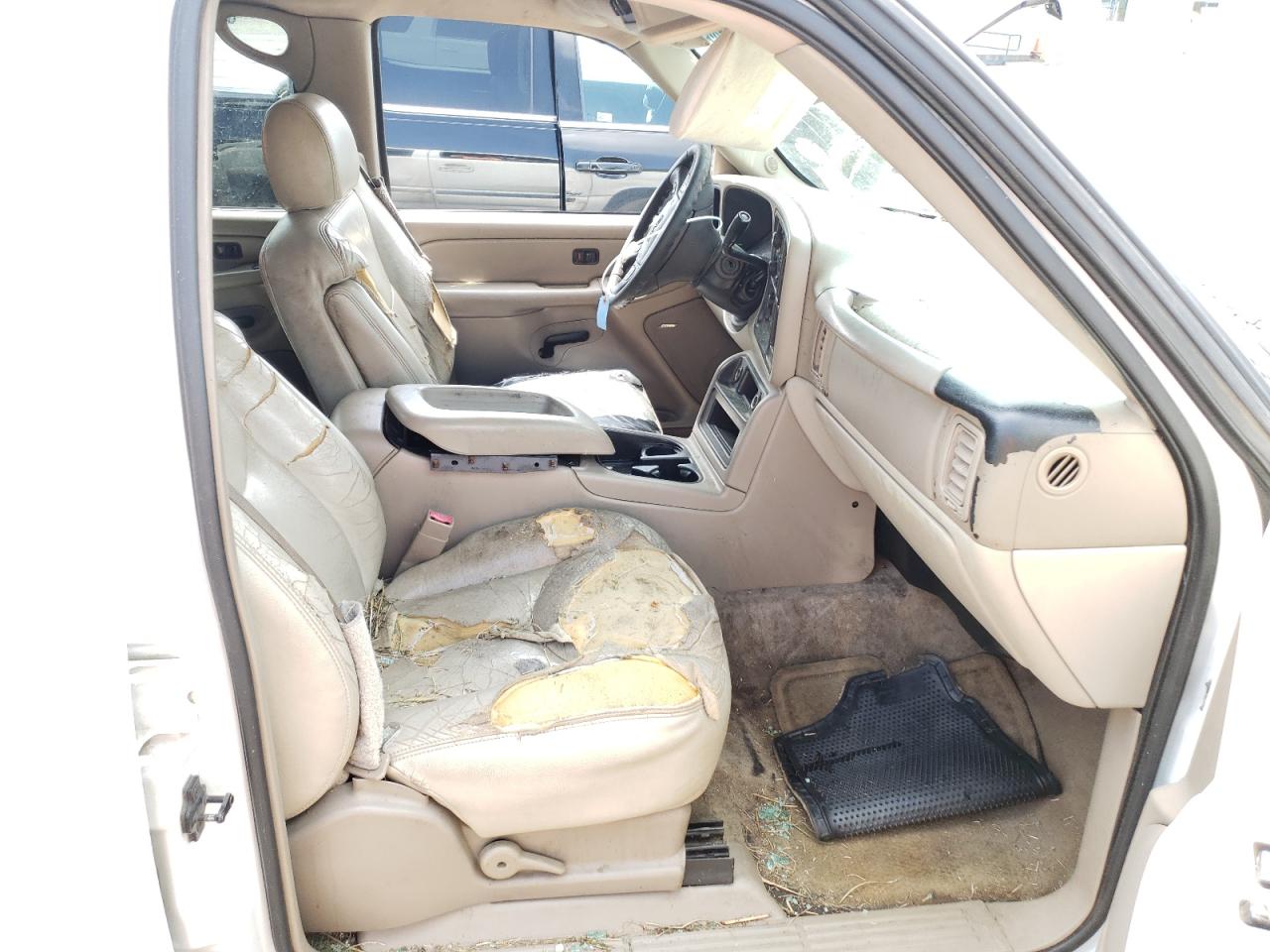 Photo 5 from auction – 2004 GMC YUKON with VIN 1GKEC13Z64R173458