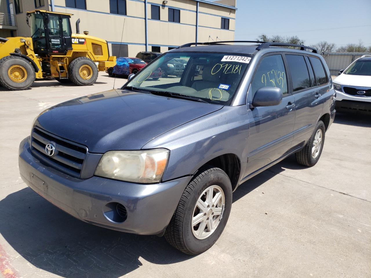 Photo 2 from auction – 2004 TOYOTA HIGHLANDER with VIN JTEGD21A540092181