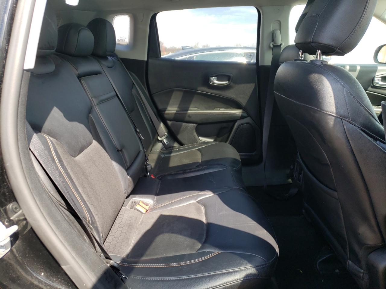 Photo 6 from auction – 2017 JEEP COMPASS LA with VIN 3C4NJDBB7HT671009