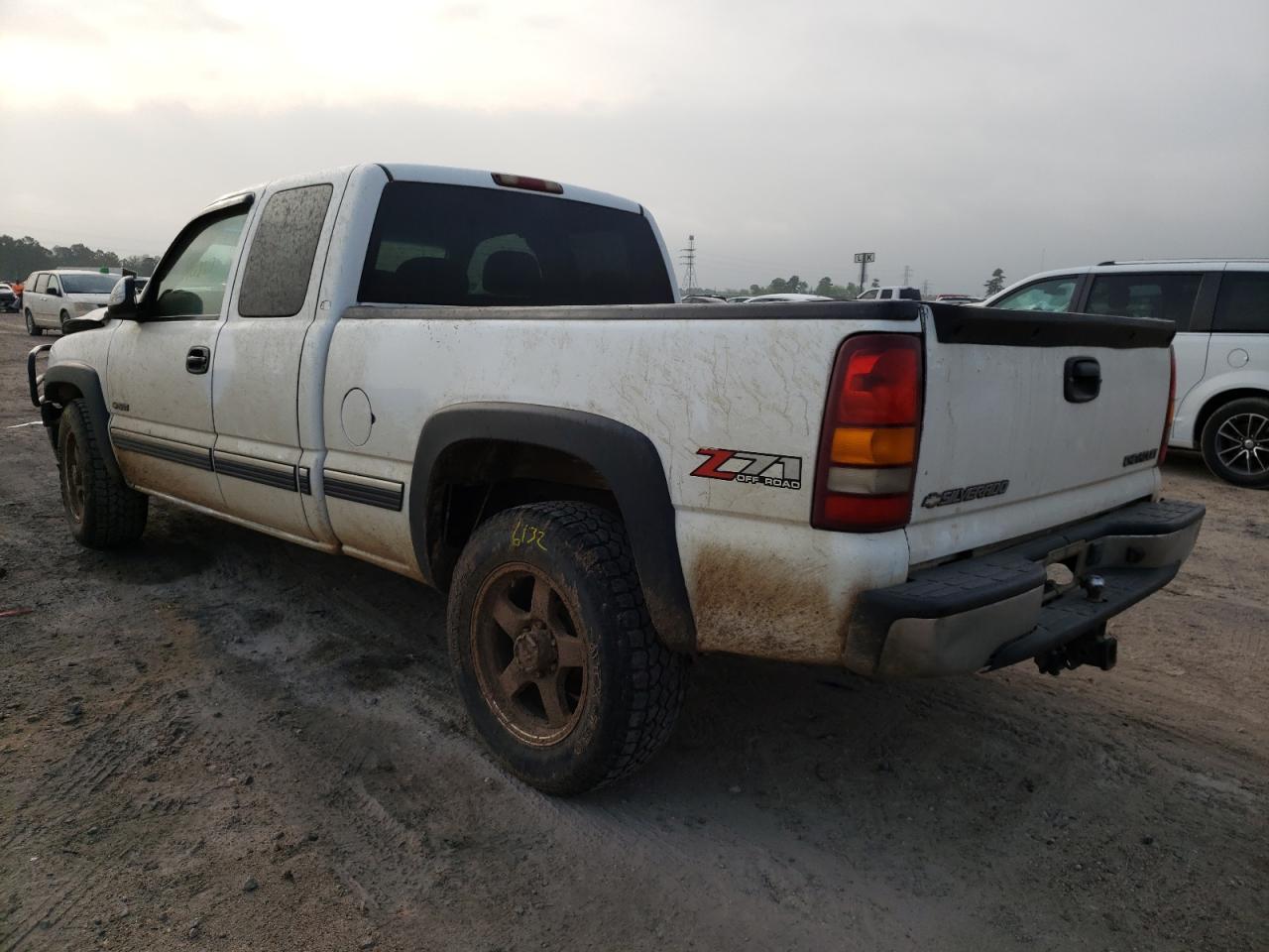 Photo 3 from auction – 2001 CHEVROLET SILVERADO with VIN 2GCEK19T011385679