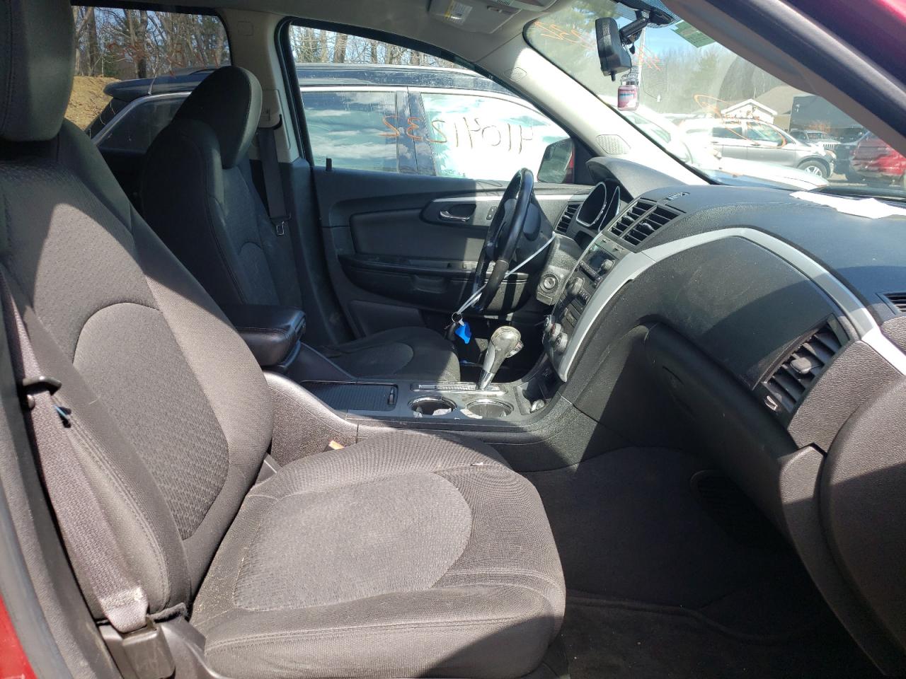 Photo 5 from auction – 2010 CHEVROLET TRAVERSE L with VIN 1GNLVFED3AJ267262