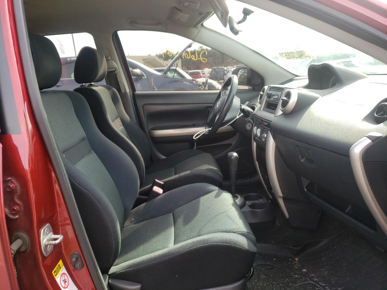 Photo 5 from auction – 2006 TOYOTA SCION XA with VIN JTKKT604265018297