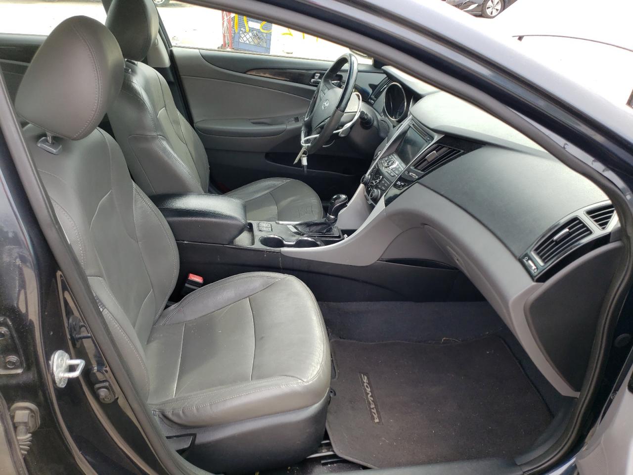 Photo 5 from auction – 2012 HYUNDAI SONATA SE with VIN 5NPEC4AB1CH375133