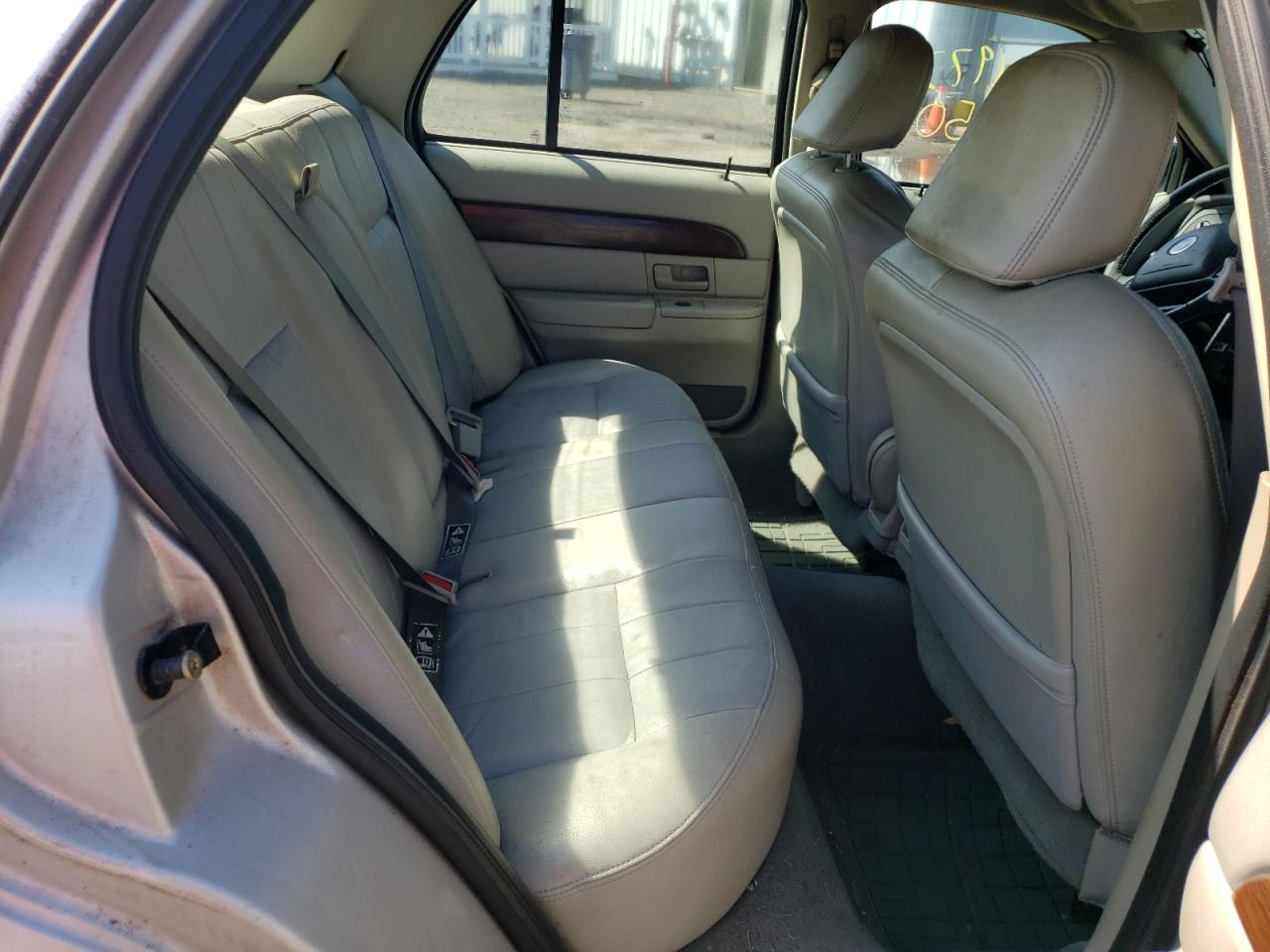 Photo 6 from auction – 2004 MERCURY GRAND MARQ with VIN 2MEFM75W64X634861