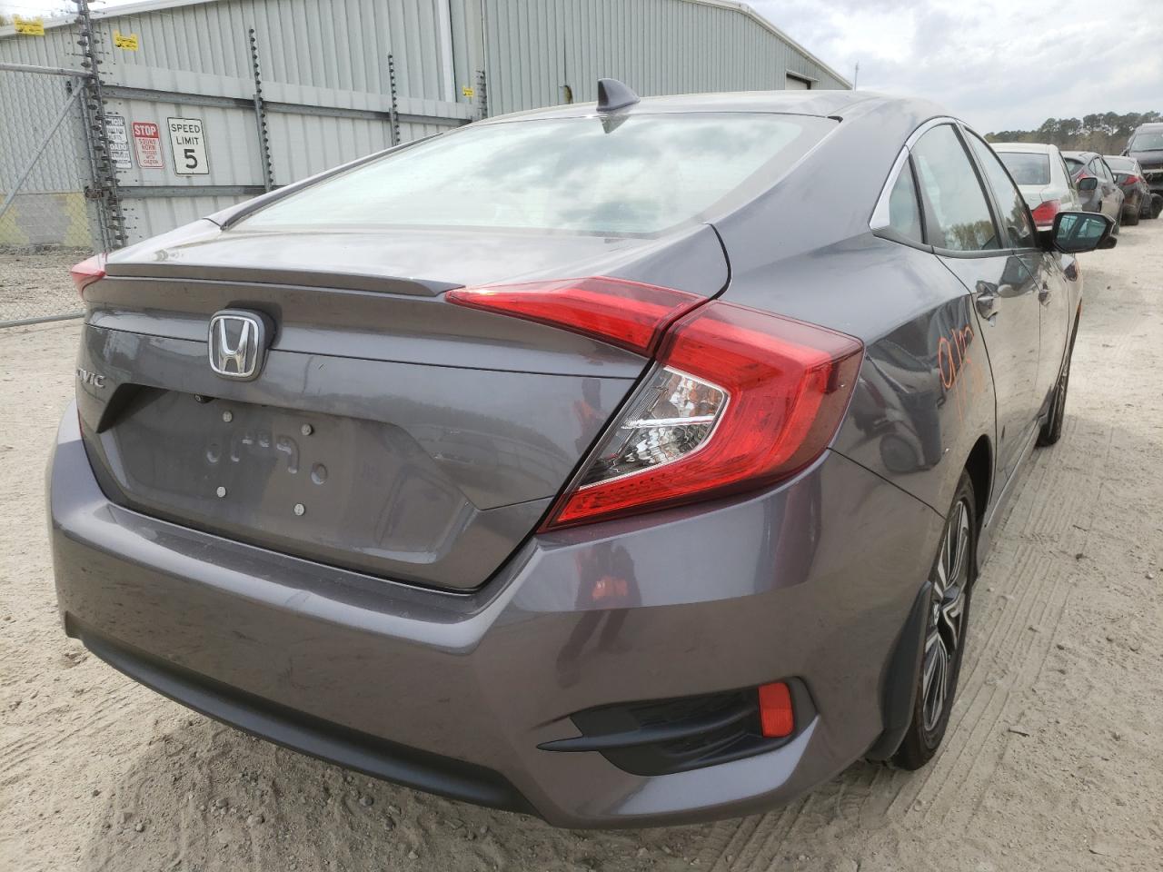 Photo 4 from auction – 2017 HONDA CIVIC EX with VIN 19XFC1F38HE024784