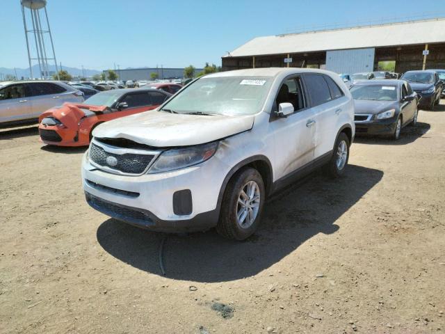 Photo 2 from auction – 2015 KIA SORENTO LX with VIN 5XYKT3A67FG547841