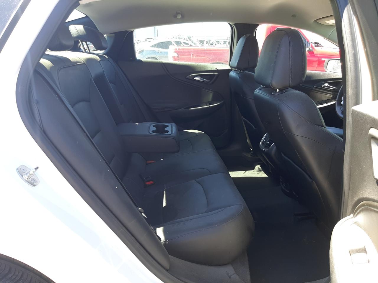 Photo 6 from auction – 2018 CHEVROLET MALIBU LT with VIN 1G1ZD5ST6JF219018