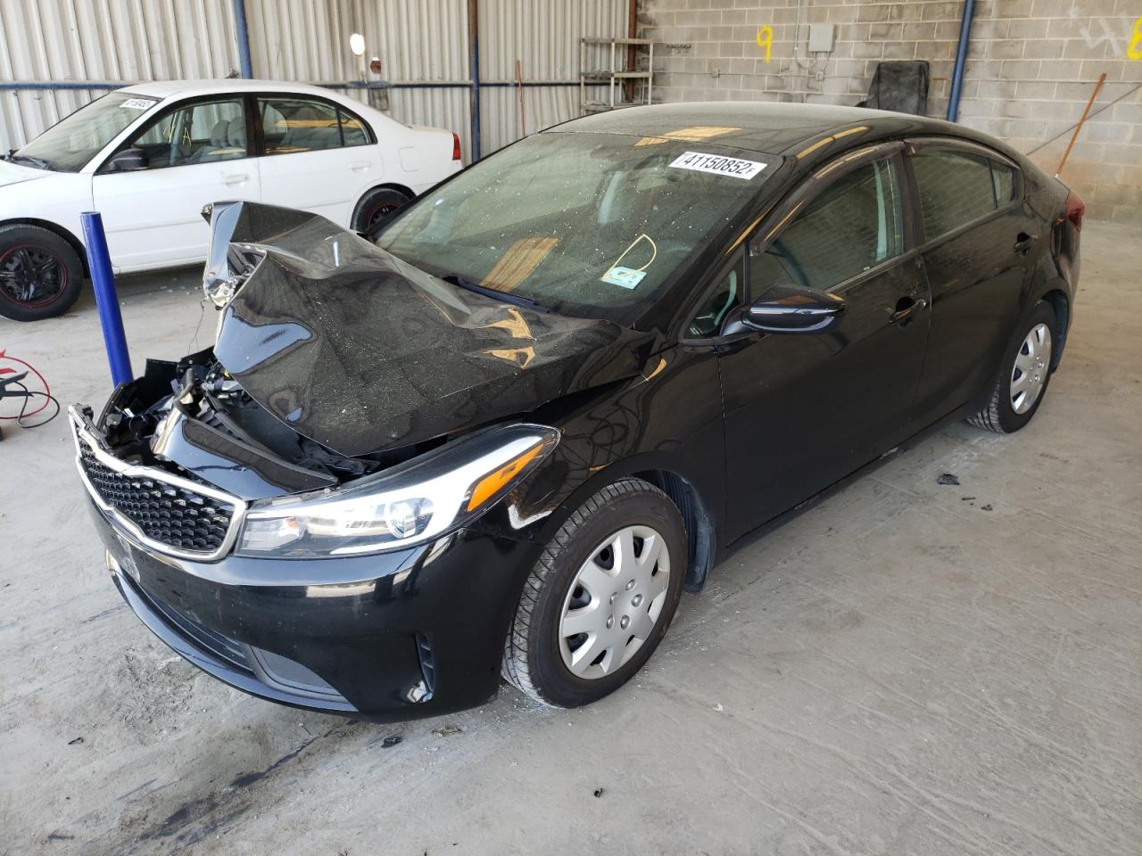 Photo 2 from auction – 2017 KIA FORTE LX with VIN 3KPFK4A74HE033514