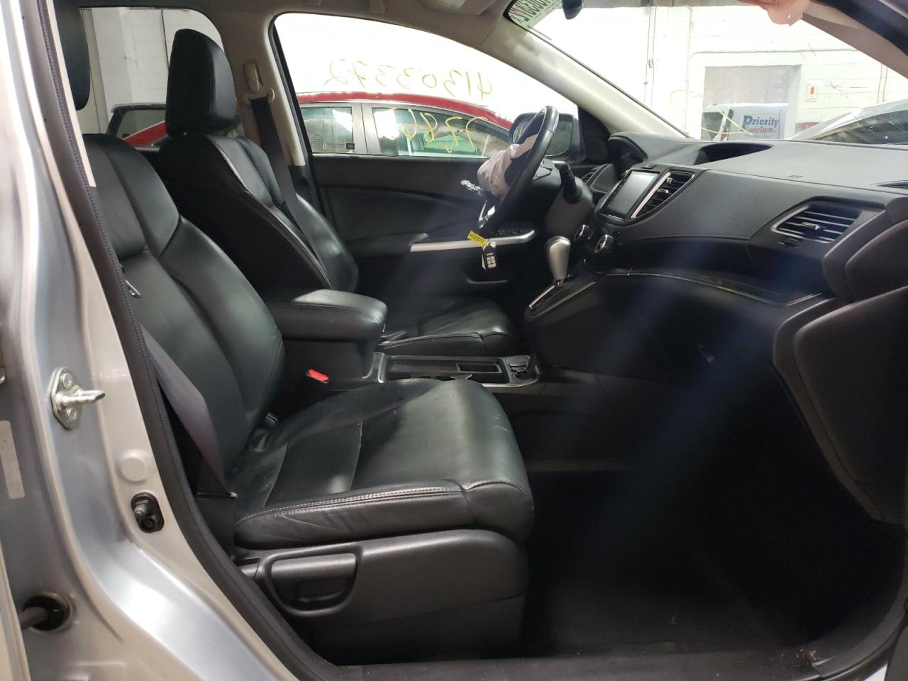 Photo 5 from auction – 2016 HONDA CR-V with VIN 5J6RM4H71GL135205