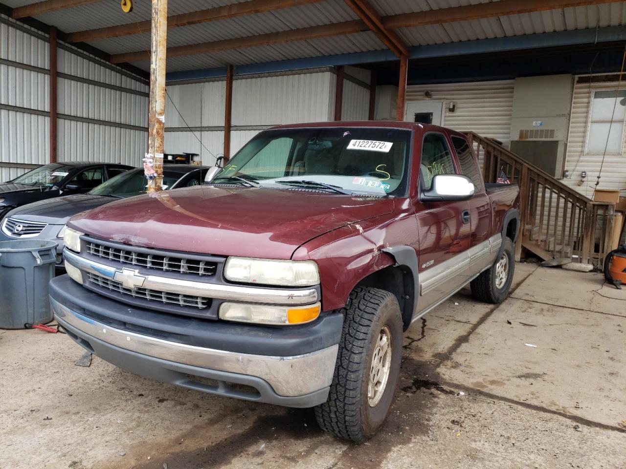 Photo 2 from auction – 2000 CHEVROLET SILVERADO with VIN 2GCEC19T1Y1332643