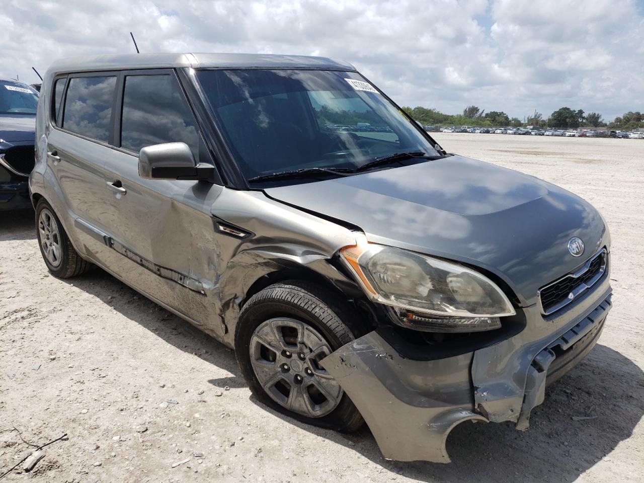 KIA SOUL 2013 with VIN KNDJT2A57D7630872 - Photo from auction